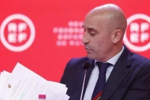 FIFA: Εξέτασε αυστηρότερες κυρώσεις κατά του Ρουμπιάλες