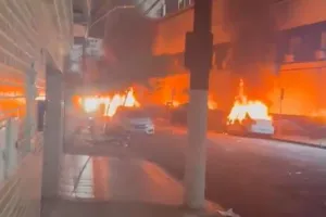 (ΒΙΝΤΕΟ) Σκηνές χάους και σοβαρά επεισόδια μετά τον ιστορικό υποβιβασμό