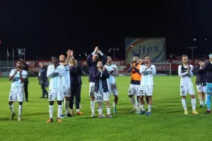 (ΒΙΝΤΕΟ Kerkida/φώτος) Χειροκροτήθηκαν και χειροκρότησαν στο φινάλε 