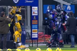Transformers στο "Μεάτσα" πριν τη σέντρα του Ίντερ-Ουντινέζε