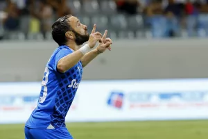 Όλοι… Βαλμπουενά, από κοντά ο Χάμπος!