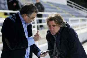 Στο... κινητό και LIKE!