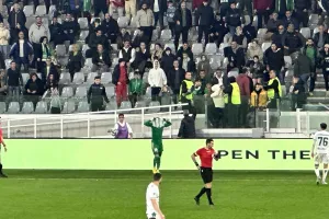 Με 10 παίκτες ο Άρης