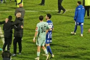 Στη... μέση Απόλλων