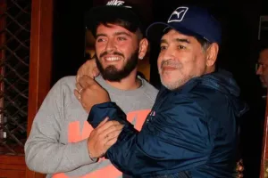 Γιος Μαραντόνα/"Σκότωσαν τον πατέρα του, έχω μια ιδέα ποιος το έκανε"