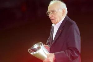 Πέθανε ο παλαίμαχος θρύλος του Ολυμπιακού Γιώργος Δαρίβας