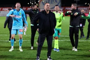 Μπροστά το... αφεντικό