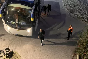 Η άφιξη της ΑΕΛ (φώτος)