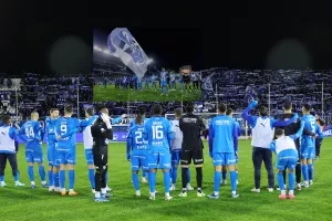 (ΒΙΝΤΕΟ Kerkida) Με μπροστάρη τον Μιχάλη, το... γνωστό με ΜΑΧΗΤΕΣ και παίκτες!