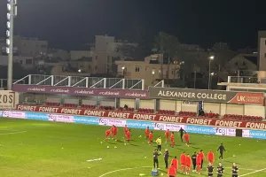 Νέα Σαλαμίνα/ Με Γιάνγκα βασικό