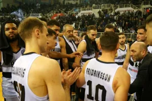 «Συγγνώμη στους φιλάθλους για την εικόνα, θα αποδοθούν ευθύνες - Κάκιστη η διαιτησία, άλλαξε το παιχνίδι»