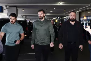 Τα κλικς από την άφιξη του Ντραγκόφσκι για τον Παναθηναϊκό