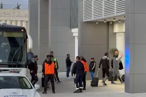 Η άφιξη του Απόλλωνα (Φώτος)