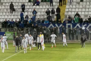 Αποδοκίμασαν δικαιολογημένα οι Παφίτες  (βίντεο kerkida)