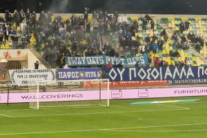 Πανό-αντίδραση από τους Παφίτες