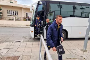 (ΦΩΤΟΣ Kerkida) Άφιξη... ΑΕΛ