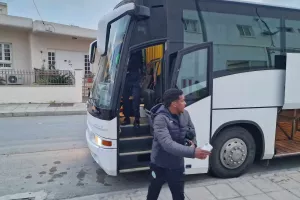(Φώτος Kerkida) Άφιξη αποστολής ΑΕΖ 
