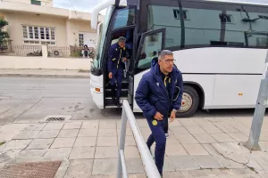 (ΦΩΤΟΣ Kerkida) Άφιξη... ΑΕΛ