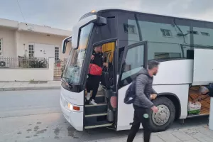 (Φώτος Kerkida) Άφιξη αποστολής ΑΕΖ 