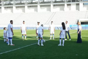 Παύλος Κοντίδης, Καρολίνα Πελενδρίτου και διεθνείς ποδοσφαιριστές συμμετείχαν στο video clip του EURO U17