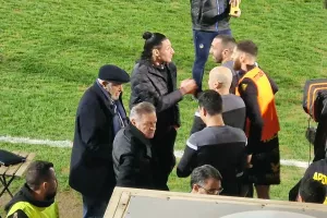 Αγκαλιές με τους... πρώην (φώτος)