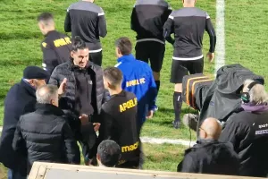 Αγκαλιές με τους... πρώην (φώτος)