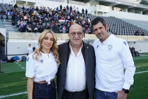 Παύλος Κοντίδης, Καρολίνα Πελενδρίτου και διεθνείς ποδοσφαιριστές συμμετείχαν στο video clip του EURO U17