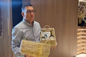 Πάντα με δώρα!