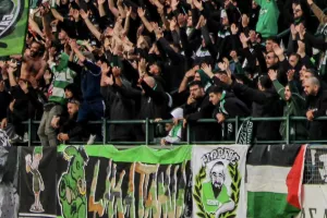 Φώτος από το "διπλό" με... καταπράσινη κερκίδα