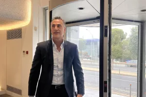 Με καθυστέρηση ο Σάντης