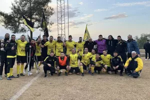 Παηνηγυρική πόζα των νικητών (φώτος)