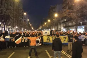 Πορτοκαλί/"Σε χιόνια και βροχές"