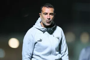  Σε δύσκολη θέση ο Καρσέδο