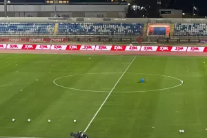 Πέντε από τη μια κανείς από την άλλη 