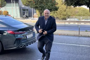 Καραπατάκης/Ξεκάθαρος 