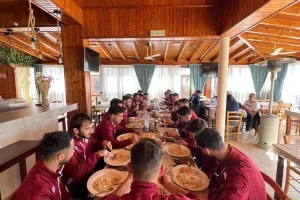 Γεύμα και ευχαριστίες 