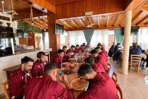 Γεύμα και ευχαριστίες 