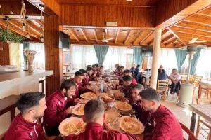 Γεύμα και ευχαριστίες 