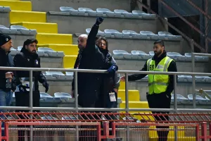 Κερδίζει, βάζει πίεση και περιμένει 