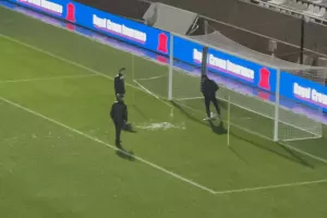ΑΠΟΕΛ-Καρμιώτισσα: ΒΙΝΤΕΟ- 1ος έλεγχος ΡΕΦ- Πολύ νερό στο τερέν του ΓΣΠ
