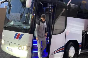 (Φώτος Kerkida) Στο γήπεδο η αποστολή του Απόλλωνα 