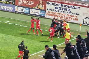 Νέα Σαλαμίνα-Οθέλλος: Η μπίλια... στο κόκκινο! (Φώτος)