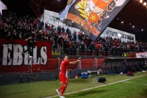 Red Rebels/"Όλοι στο σύνδεσμο"