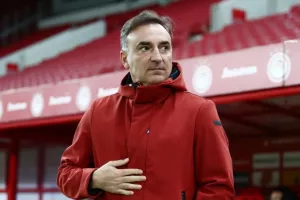 Καρβαλιάλ: "Ο VAR κοιμόταν, όπως και κόντρα στον Ατρόμητο"