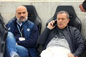 Πετρίδης στο τηλέφωνο 