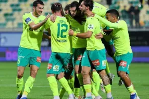 ΑΕΚ-ΑΕΖ: Επιστροφή στις νίκες με Λόπες και Σολ! (Φώτος)