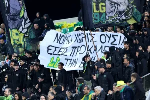 Πανό με αιχμές... από τους ΑΕΚτζήδες