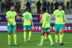 ΑΕΚ-ΑΕΖ: Επιστροφή στις νίκες με Λόπες και Σολ! (Φώτος)