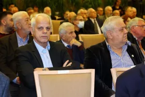 Η ΕΑΚ παρουσίασε το βιβλίο των 50χρονων και τίμησε τους πρωτεργάτες της (φώτος)