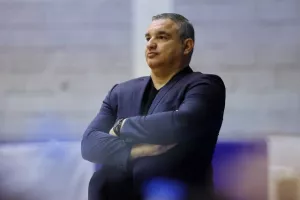 Μεγάλο... ΔΙΠΛΟ η Ανόρθωση (φώτος)